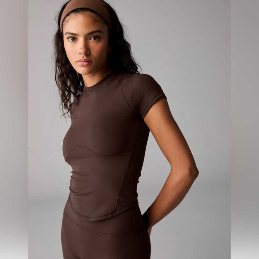 Adanola Women's Chocolate Brown Short Sleeve Tee (Size S)